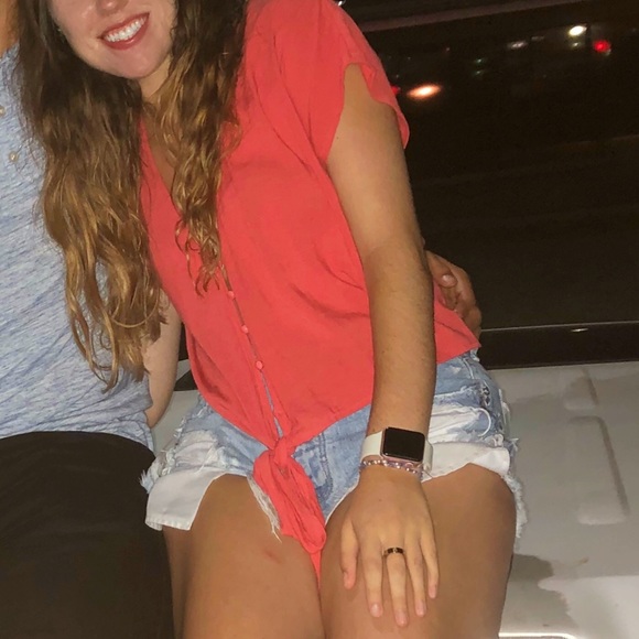 Red blouse - Picture 4 of 4